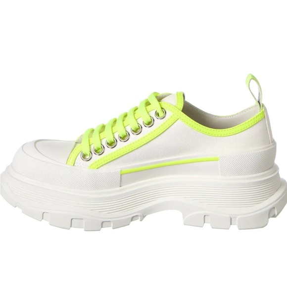 Alexander McQueen
Tread Slick Canvas Sneaker, Size 37.5, made in Italy - Picture 2 of 9